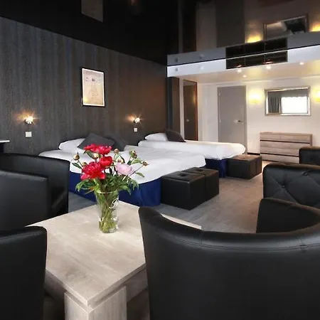 Leonardo Center 3*