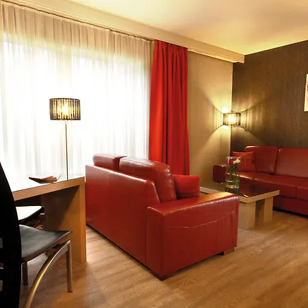 Hotel Leonardo Center 3*