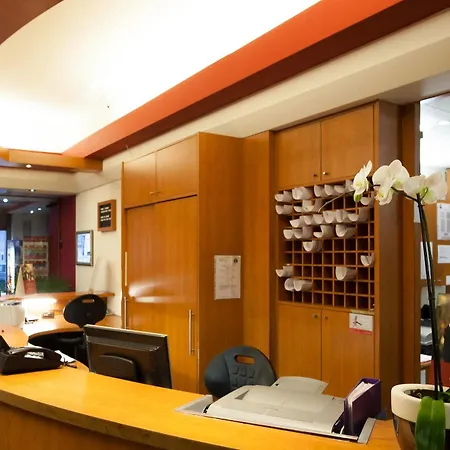 Leonardo Center 3*