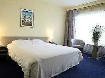 Leonardo Center 3*